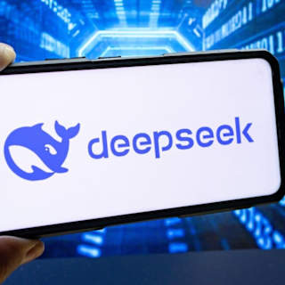 أضافت DeepSeek ميزة التفكير المتداخل مع ارتفاع عدد المستخدمين بنسبة 90%